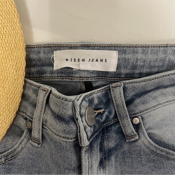 Risen Mid-Rise Straight Jeans - Picture 3 of 5